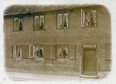 Det sidste sted min mormor Asta boede i Nyboder, St. Kongensgade 147, inden hun giftede sig i 1920